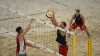 Das Beachvolleyballfeld mit 3 Spielern auf dem Platz wird beheizt mit einer Schmid UTSR Heizung.